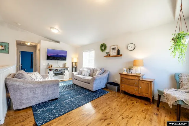 $338,500 | 1725 Highland Avenue, Sheridan, WY 82801