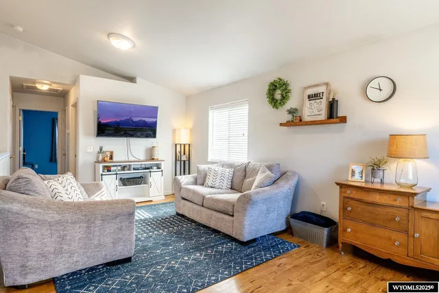 $338,500 | 1725 Highland Avenue, Sheridan, WY 82801