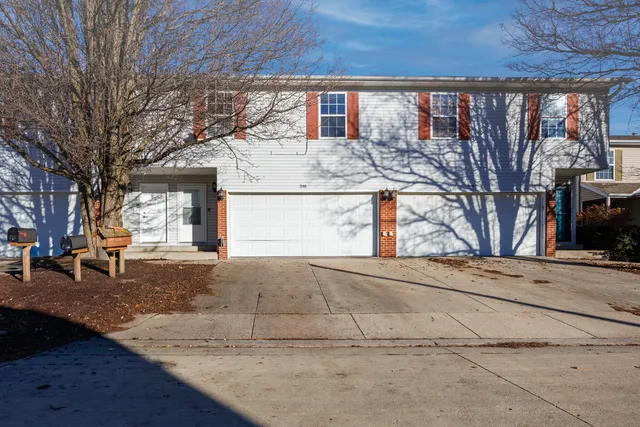 $1,900 | 250 Parktrail Road, Normal, IL 61761