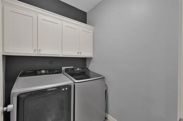 $2,150 | 592 Mosswood Drive, Conroe, TX 77302
