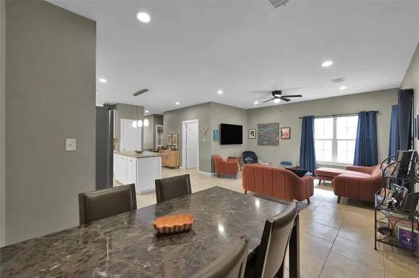 $2,150 | 592 Mosswood Drive, Conroe, TX 77302