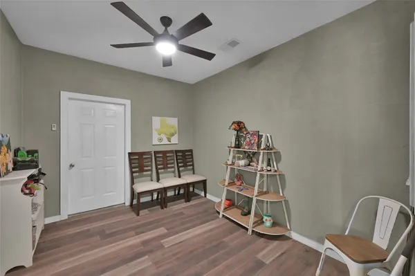 $2,150 | 592 Mosswood Drive, Conroe, TX 77302