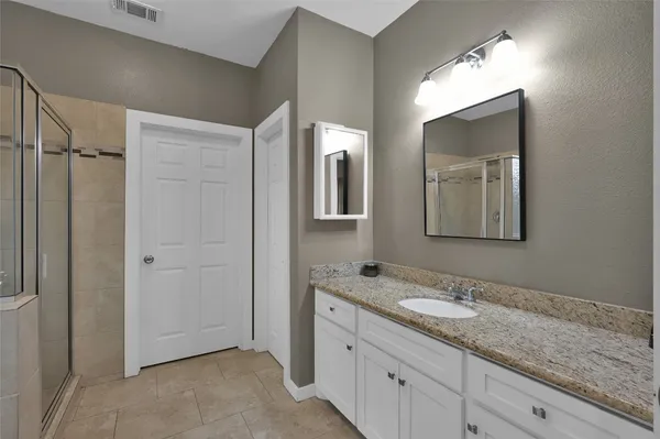 $2,150 | 592 Mosswood Drive, Conroe, TX 77302