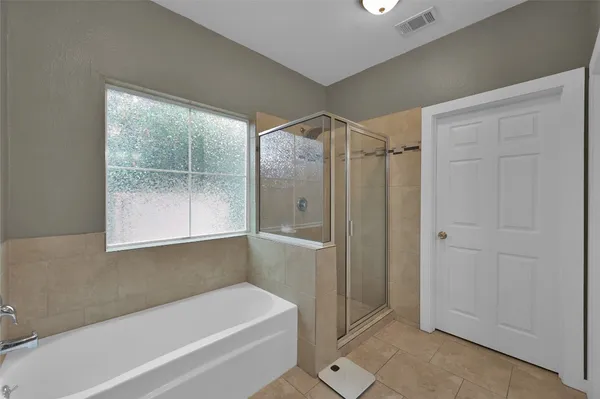 $2,150 | 592 Mosswood Drive, Conroe, TX 77302