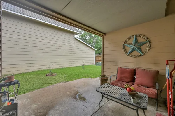 $2,150 | 592 Mosswood Drive, Conroe, TX 77302