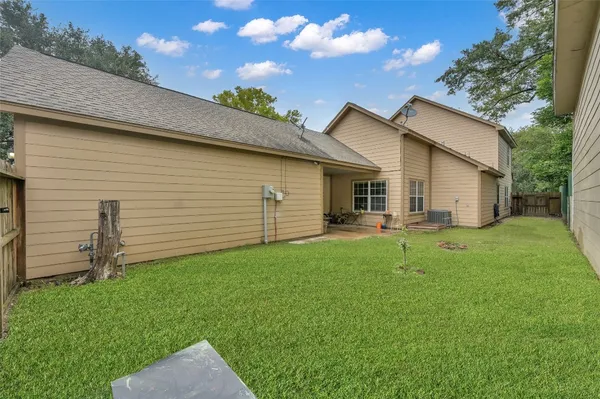 $2,150 | 592 Mosswood Drive, Conroe, TX 77302