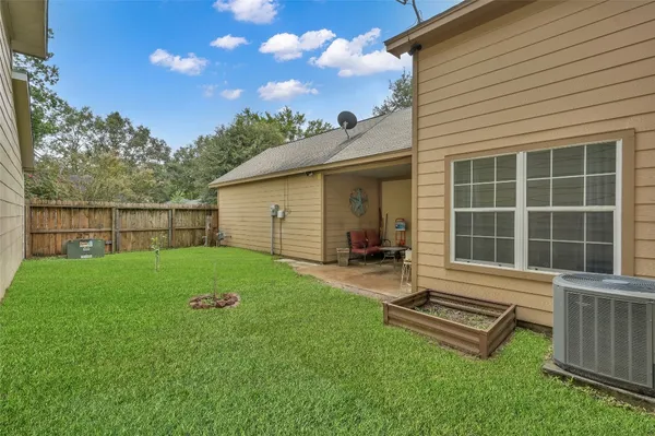 $2,150 | 592 Mosswood Drive, Conroe, TX 77302