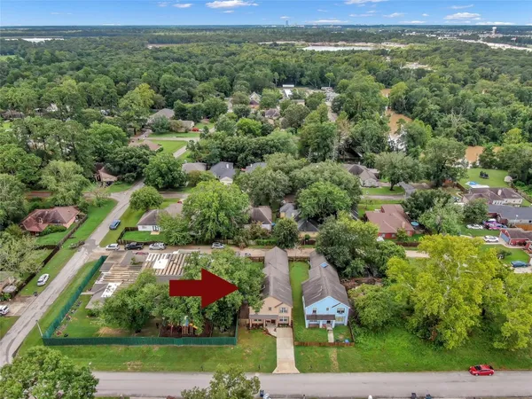 $2,150 | 592 Mosswood Drive, Conroe, TX 77302
