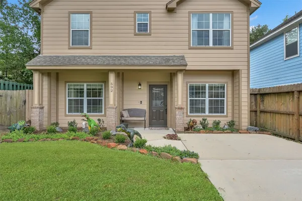 $2,150 | 592 Mosswood Drive, Conroe, TX 77302