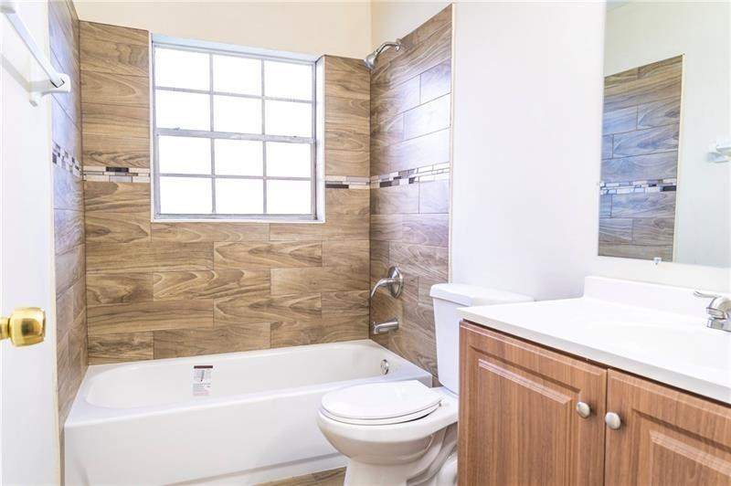 9090 Southwest 1st Road Boca Raton, FL 33428 - Photo 8 of 18 Photo 8