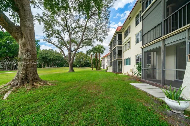 $2,100 | 8901 South Hollybrook Boulevard, Unit 109, Pembroke Pines, FL 33025