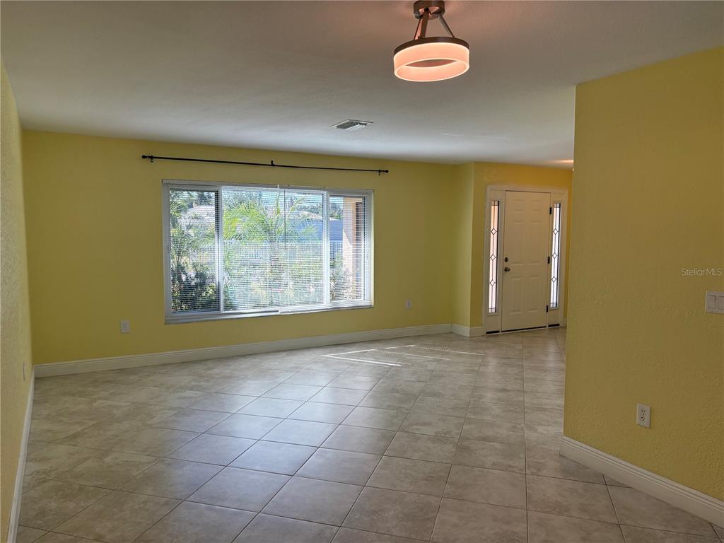 1117 Angela Maria Road Sarasota, FL 34243 - Photo 15 of 52