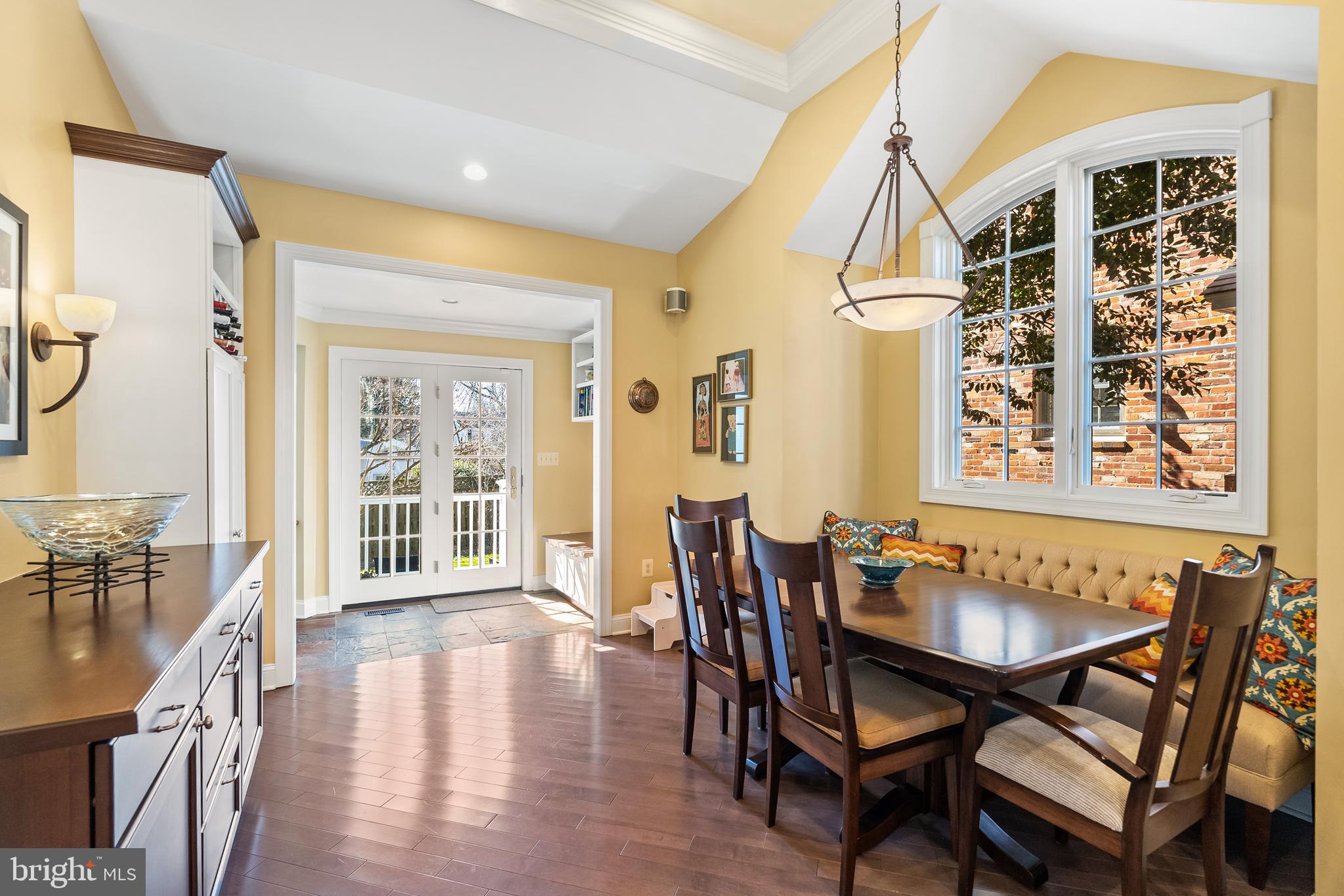 4700 Overbrook Road Bethesda, MD 20816 - Photo 5 of 39 table space for 6+ counter seating too