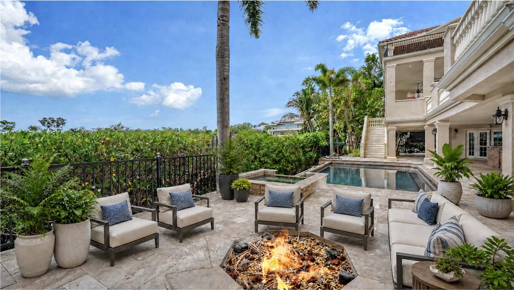 1356 Point Crisp Road Sarasota, FL 34242 - Photo 15 of 55 Gallery Image 15