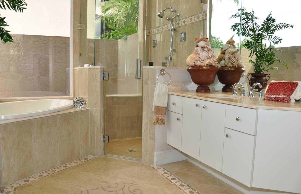3276 Northwest 65th Drive Boca Raton, FL 33496 - Photo 12 of 16 MASTER BATHROOM