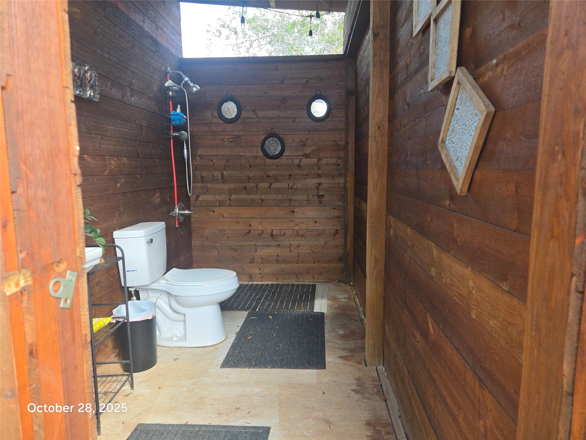 4915 West Farm To Market 1462 Rosharon, TX 77583 - Photo 16 of 17 a bathroom with a toilet and a shower