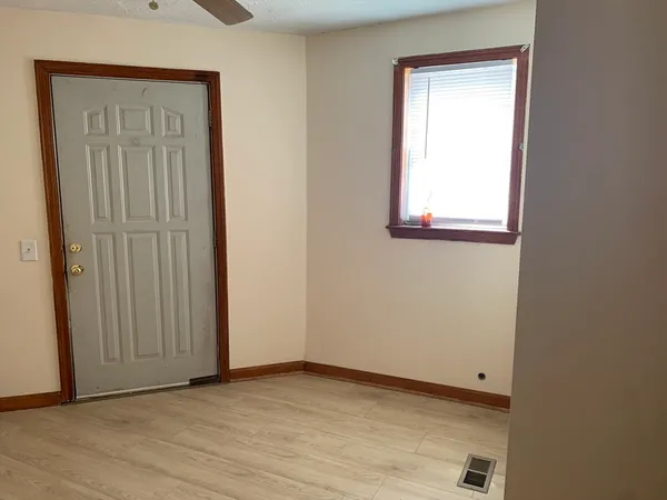 $1,750 | 226 Brightman Street, Unit 1 SOUTH, Fall River, MA 02720