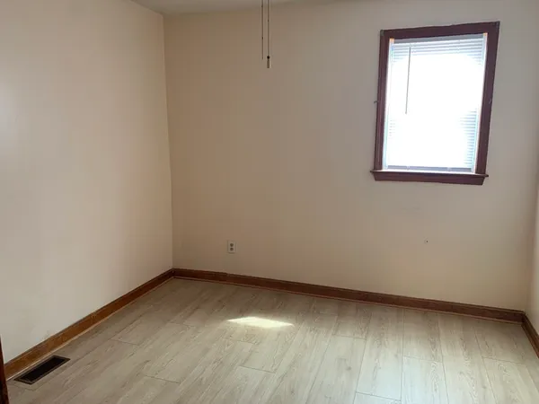 $1,750 | 226 Brightman Street, Unit 1 SOUTH, Fall River, MA 02720