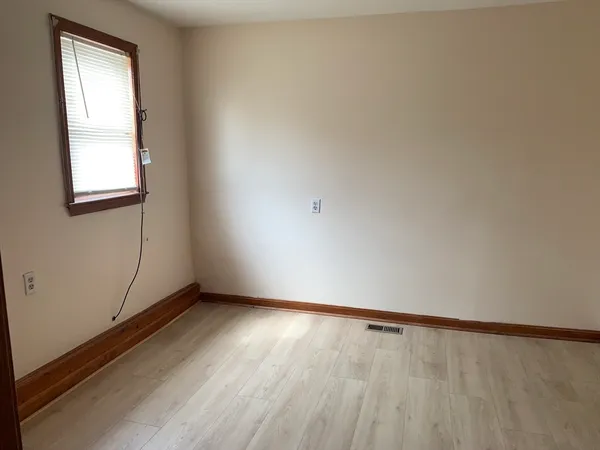 $1,750 | 226 Brightman Street, Unit 1 SOUTH, Fall River, MA 02720