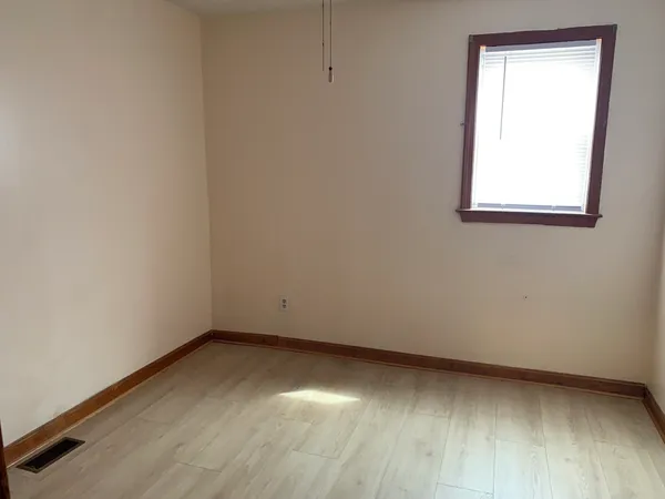 $1,750 | 226 Brightman Street, Unit 1 SOUTH, Fall River, MA 02720