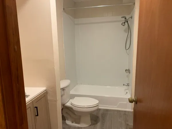 $1,750 | 226 Brightman Street, Unit 1 SOUTH, Fall River, MA 02720