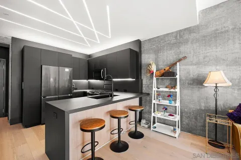 $699,000 | 800 The Mark Lane, Unit 2002, San Diego, CA 92101