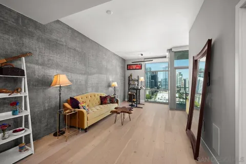 $699,000 | 800 The Mark Lane, Unit 2002, San Diego, CA 92101