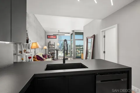 $699,000 | 800 The Mark Lane, Unit 2002, San Diego, CA 92101