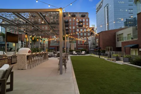 $699,000 | 800 The Mark Lane, Unit 2002, San Diego, CA 92101