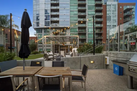 $699,000 | 800 The Mark Lane, Unit 2002, San Diego, CA 92101