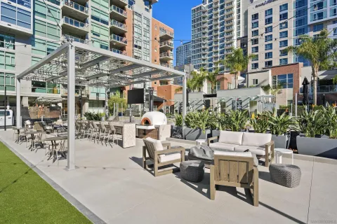$699,000 | 800 The Mark Lane, Unit 2002, San Diego, CA 92101