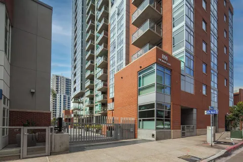 $699,000 | 800 The Mark Lane, Unit 2002, San Diego, CA 92101