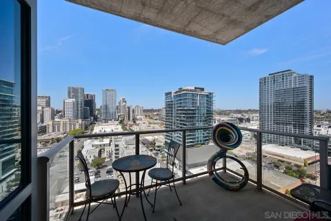 $699,000 | 800 The Mark Lane, Unit 2002, San Diego, CA 92101