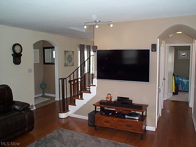 1352 Gordon Road Lyndhurst, OH 44124 - Photo 9 of 33