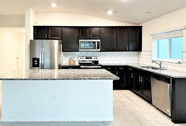 $2,800 | 3540 74th Avenue Circle, Sarasota, FL 34243