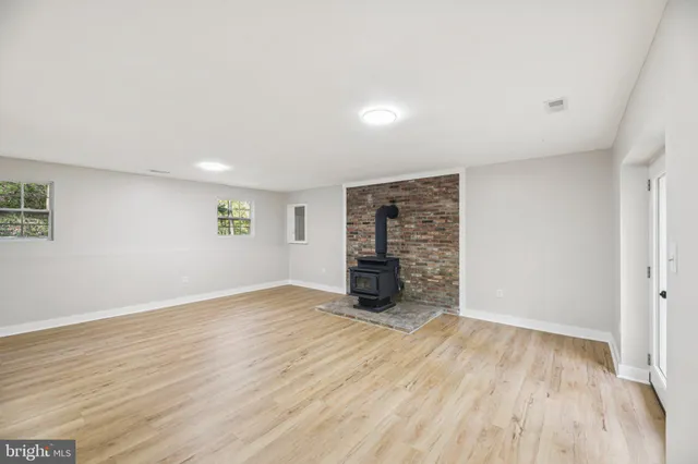 a view of washer and dryer in a utility room