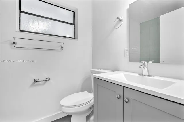 $3,400 | 3265 Virginia Street, Unit 7, Miami, FL 33133