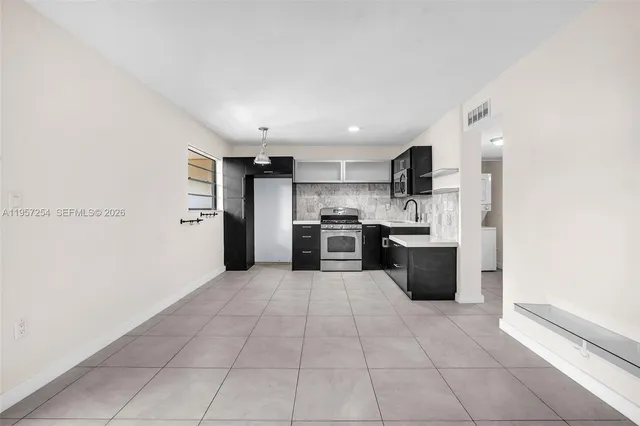 $3,400 | 3265 Virginia Street, Unit 7, Miami, FL 33133