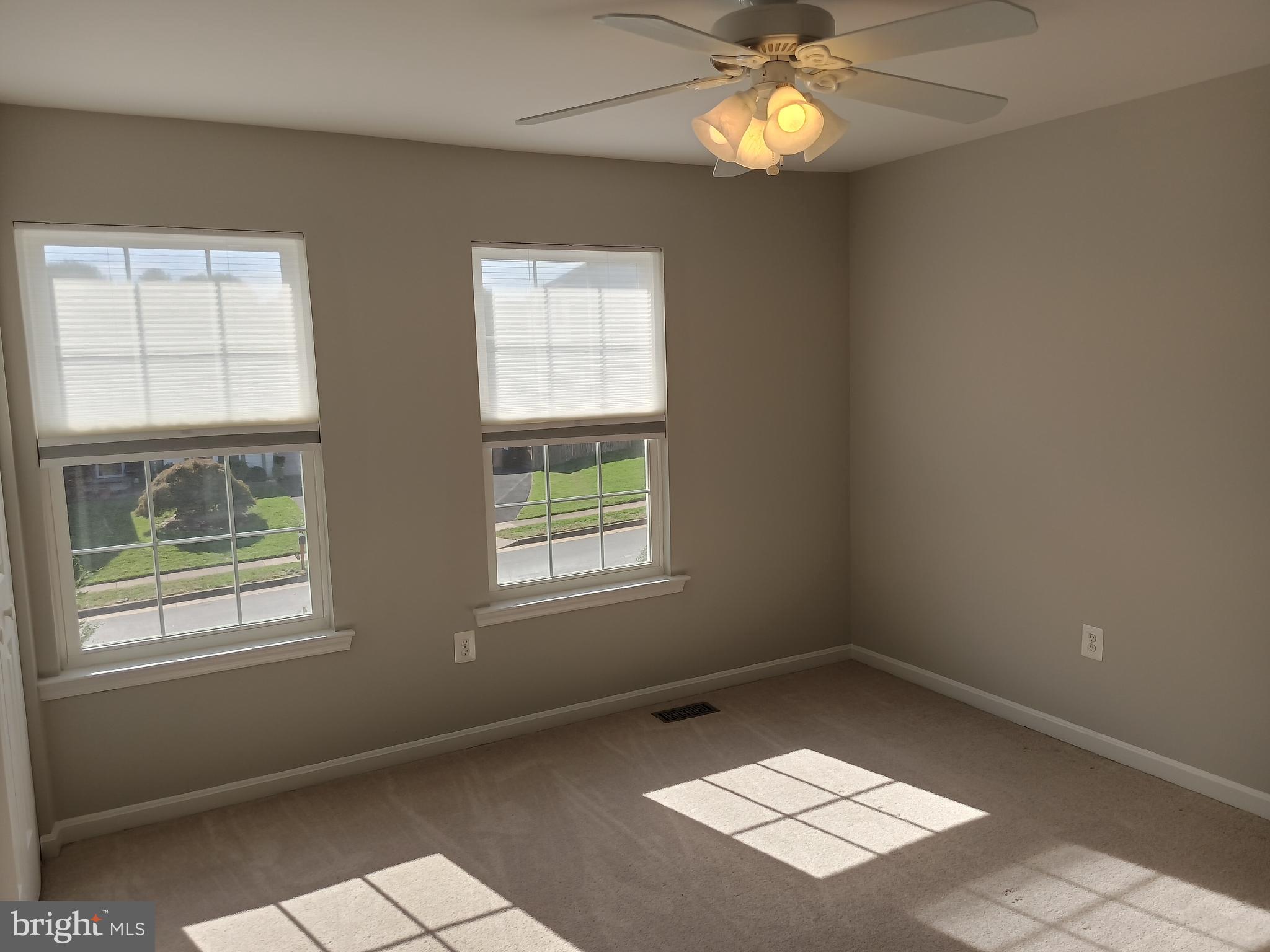 345 Silver Ridge Drive Sterling, VA 20164 - Photo 19 of 36
