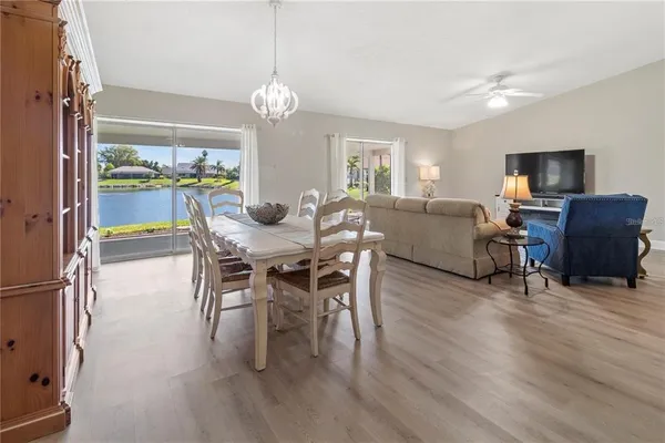 $2,900 | 5207 88th Street West, Bradenton, FL 34210