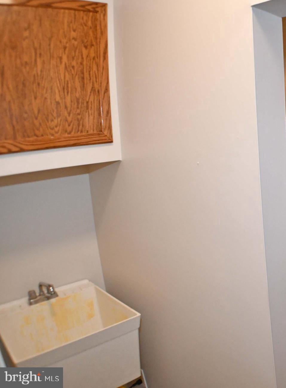 18018 Waterloo Road Amissville, VA 20106 - Photo 22 of 54 Utility Sink