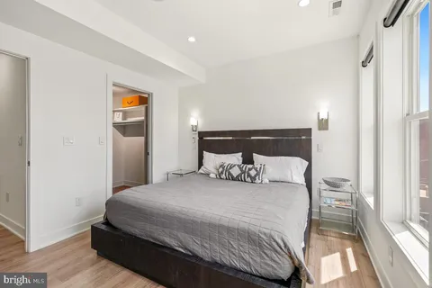 $1,095,000 | 558 Harvard Street Northwest, Unit B, Washington, DC 20059