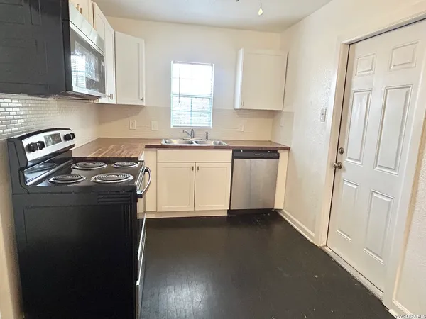 $900 | 310 Finton, Unit A, San Antonio, TX 78204