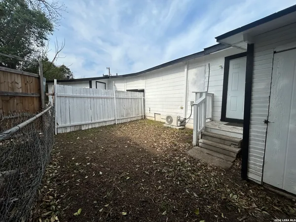 $900 | 310 Finton, Unit A, San Antonio, TX 78204