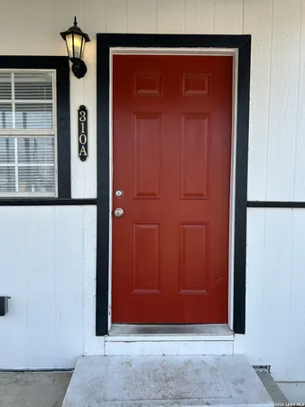 $900 | 310 Finton, Unit A, San Antonio, TX 78204