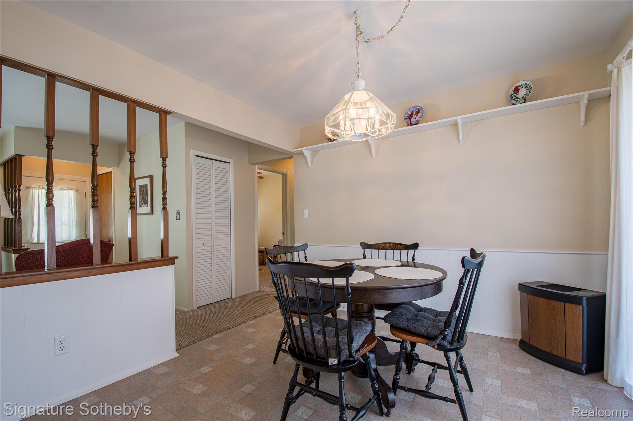 2500 South Hickory Ridge Road Milford, MI 48380 - Photo 10 of 40 Breakfast nook