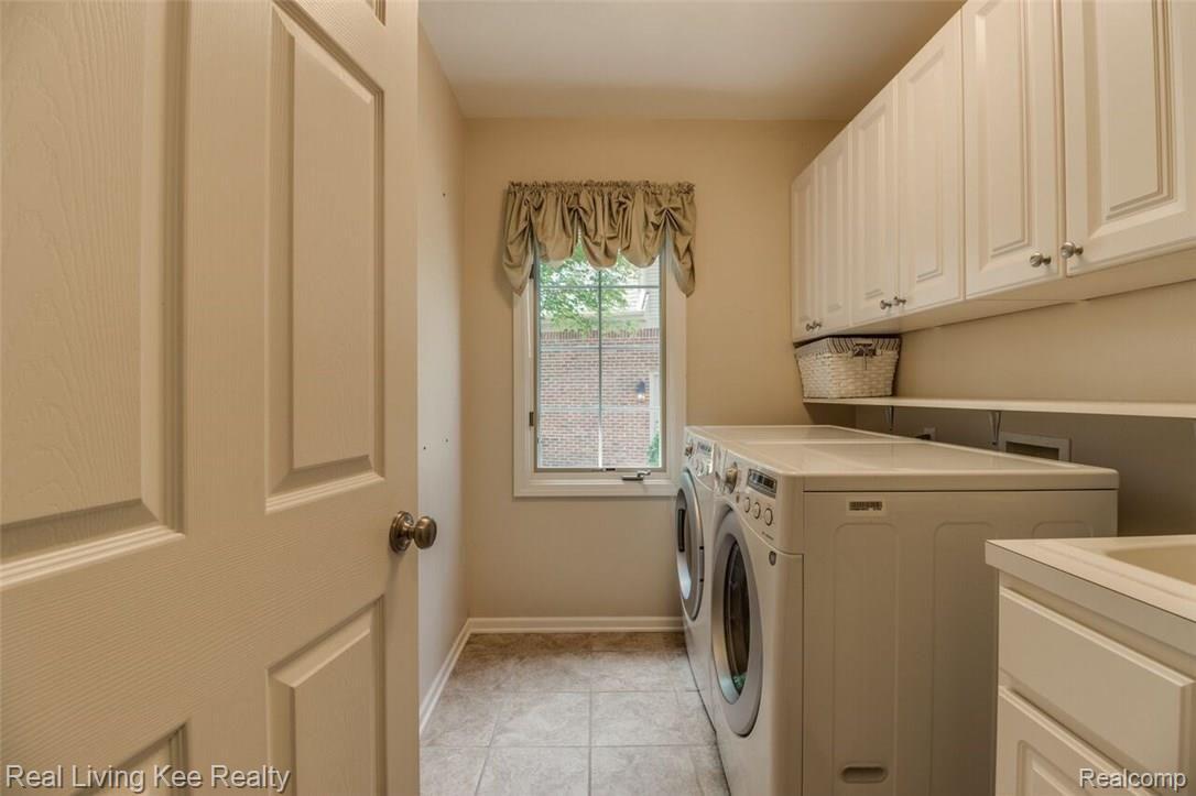 1161 Terra Lane Rochester, MI 48306 - Photo 32 of 60 Int (36 of 82).jpg