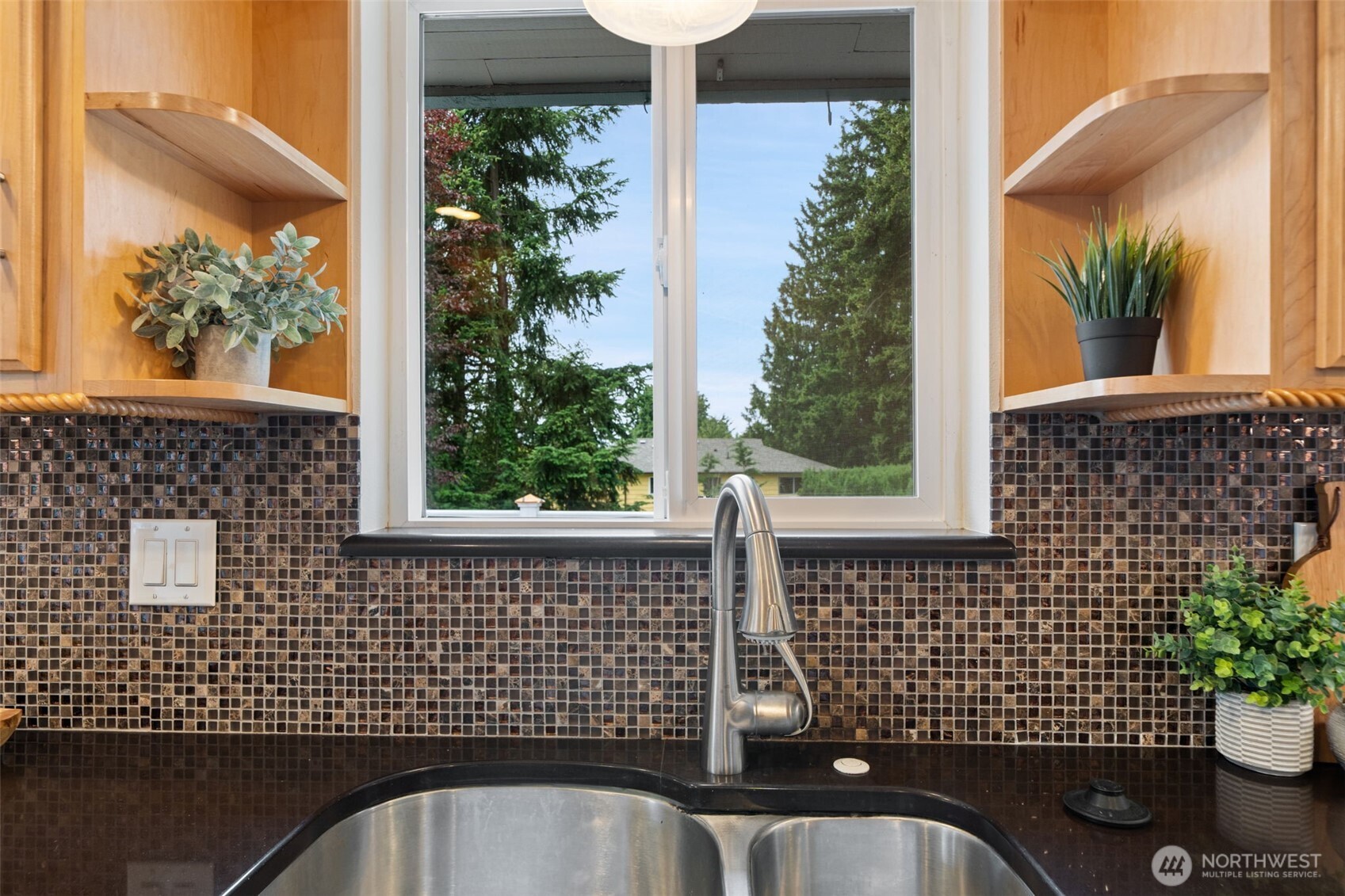 1011 Carol Way Edmonds, WA 98020 - Photo 17 of 40