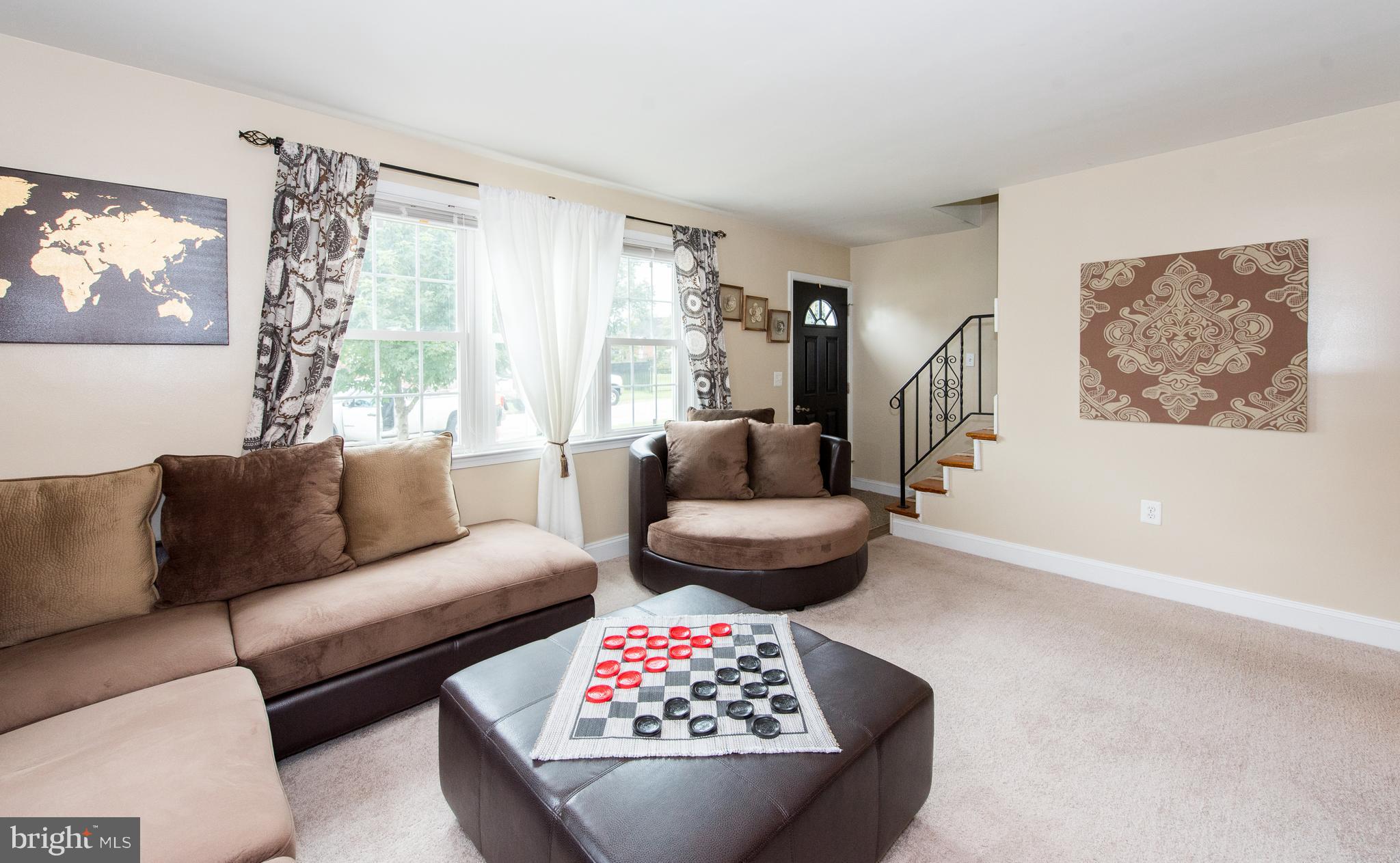 204 Kenwood Road Pasadena, MD 21122 - Photo 2 of 29 Living Room