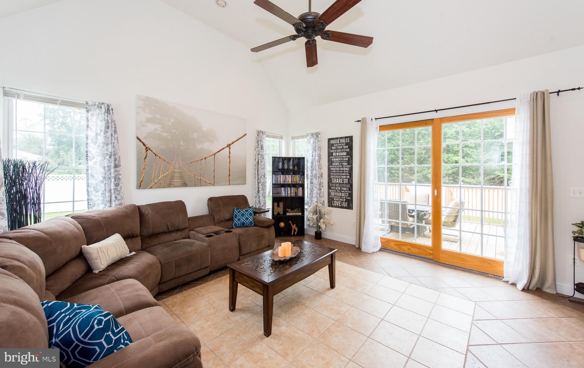 204 Kenwood Road Pasadena, MD 21122 - Photo 13 of 29 Family Room